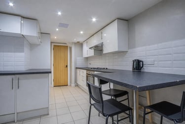 8 bed house, Merthyr Street, Cathays, Cardiff, CF244JL - Image 2